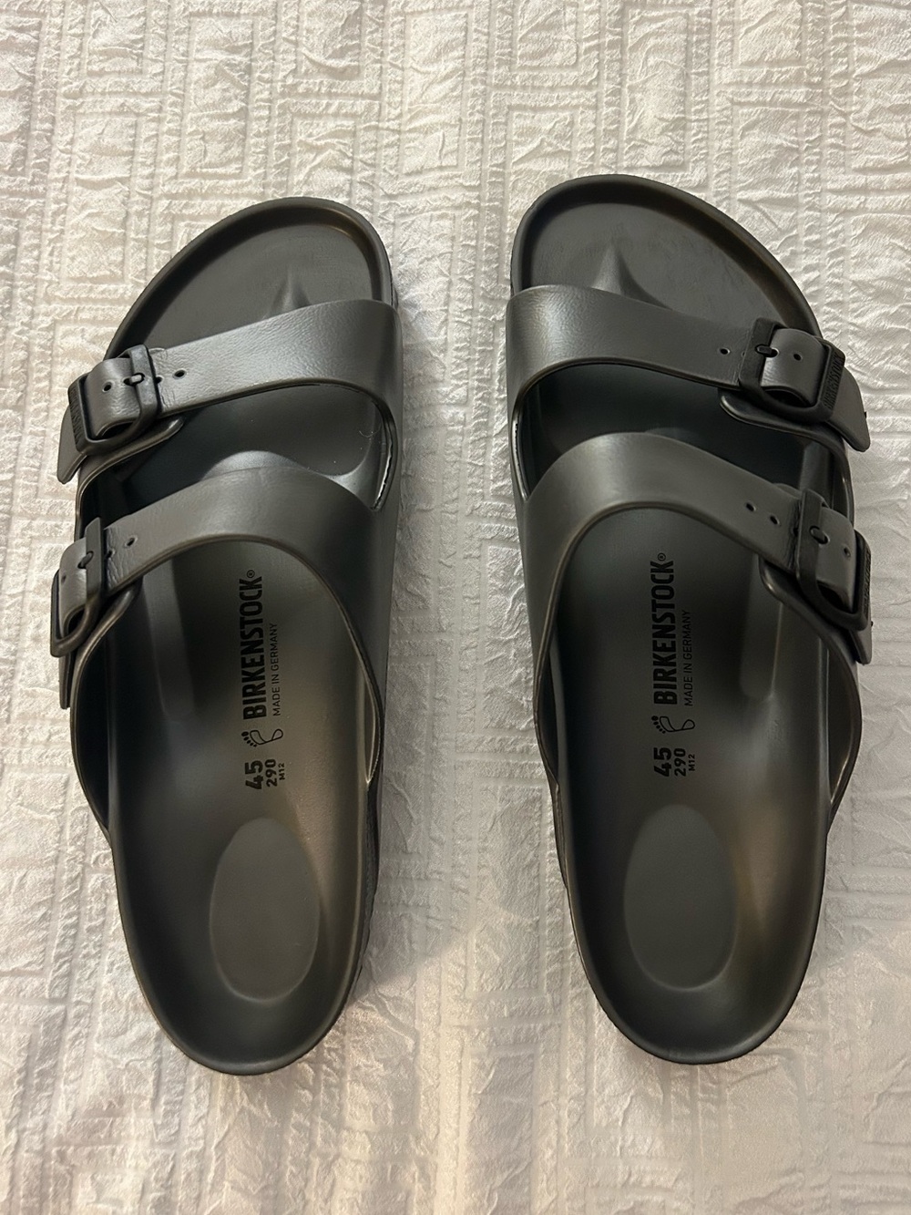 Arizona Essentials Birkenstock Sandals Gray size 45 NEW
EVA